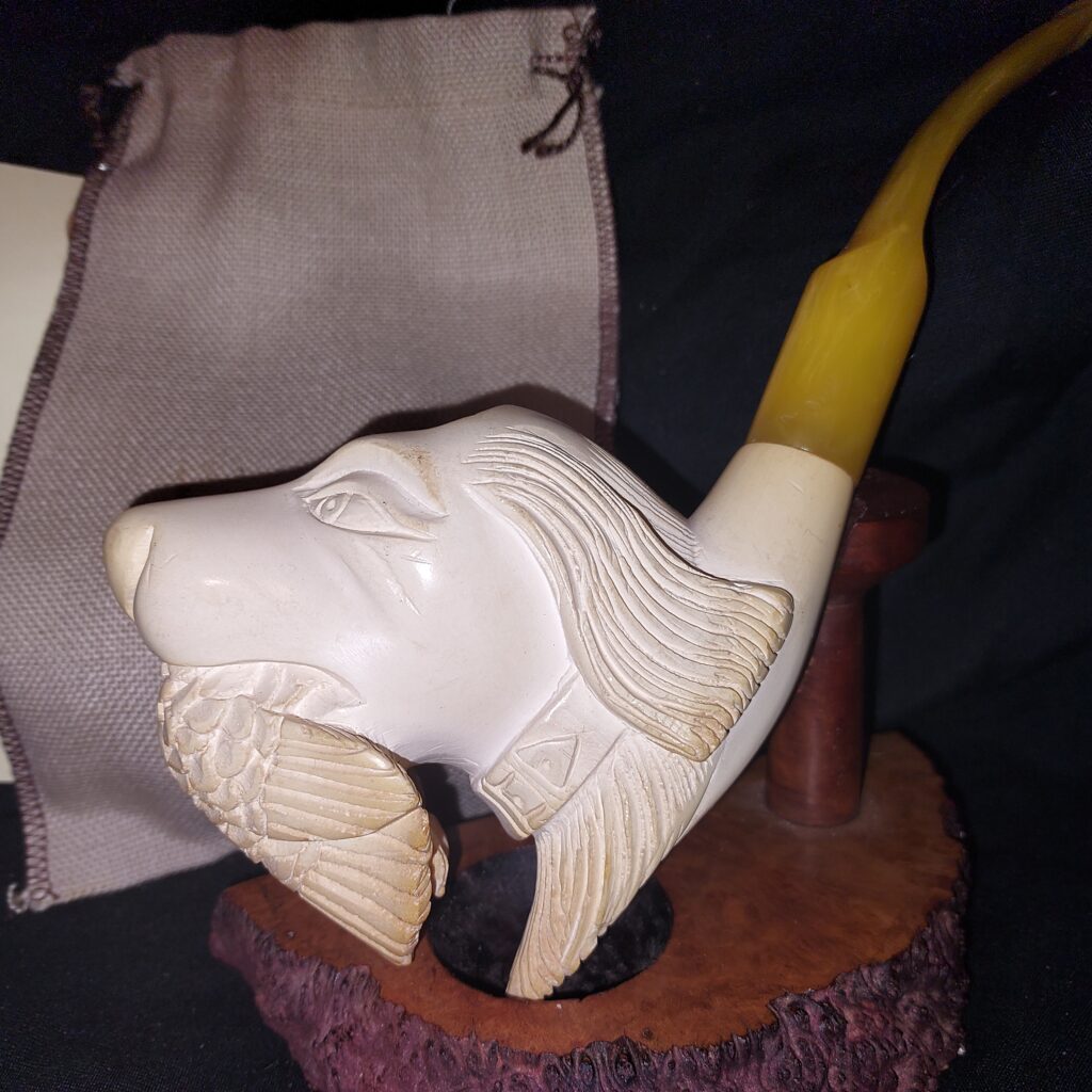 Meershaum Hunting Dog